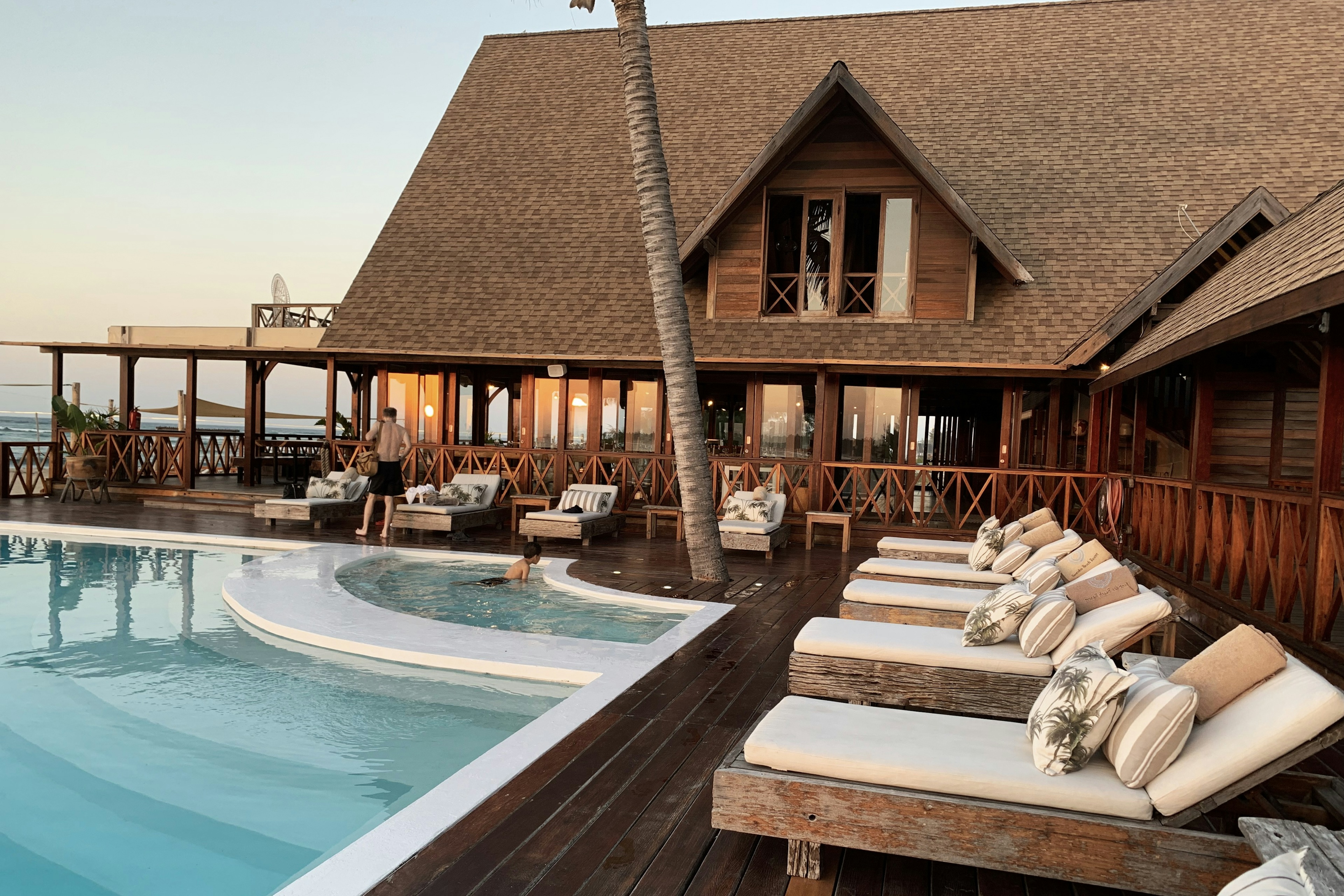 Maldives Luxury Catamaran Tour - Gourmet tropical floating breakfast tray served in private luxury infinity pool Maldives